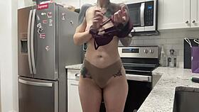 Young 18+ Thug Twerking Elle Edition Close Up