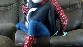 Spidey MAN POUNDS Gwen's PUSSY on couch!