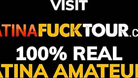 Cameriera Colombiana Scopata a Pecorina con Tiro di Capelli fino a Creampie Gocciolante la Riempie