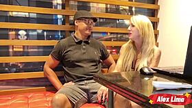 Funcionaria Camila Costa Errou A Conta E Pagou Com A Buceta