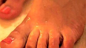 babes getting feet cummed on outdoor