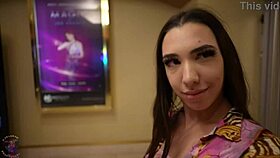 Damn! Queen of Hell's Pussy Plastered After Valet Begs for Tip!