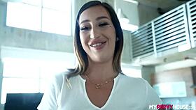 Anna Chambers Bails Boyfriend