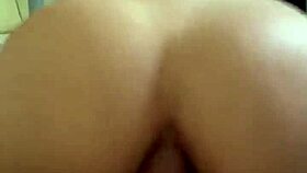 realizei o desejo do meu amigo e deixei ele comer meu cuzinho ele n�o aguentou e gozou gostoso bem no fundo