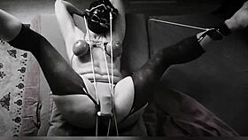 Poglej to domače vezanje s sladko punco.