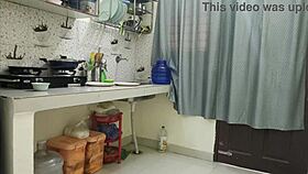 สามีภรรยาอินเดียแชร์เซ็กส์ร้อนในครัว