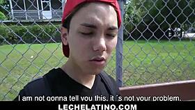 عذراء لاتينية ضيقة تأخذ زب خام مع انتهاء وجهي