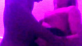 transando com minha loira no banheiro da balada