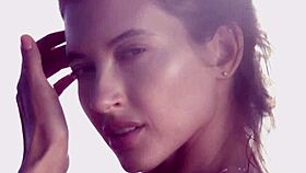 Gorgeous brunette muse taya vais reveals her perfect body in the desert