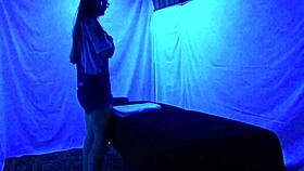 Gigi Breeze's intense blacklight massage session!