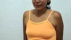 I welcom the new neighbr with latina teen pussy