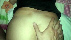 Huú! Szűk nedves rózsaszín punci kapja a hatalmas faszt közelről POV-ban