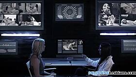 lesbo milf fingers pussy in an erotic threeway with big tits babe