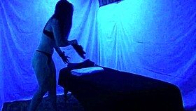 Gigi Breeze's intense blacklight massage session!