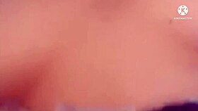 Mi alice jugando con juguete.