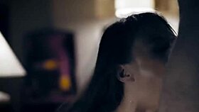 Sinnliches Mädchen Gia Derza wird zu Hause von altem Mann Dick Chibbles gerammt.