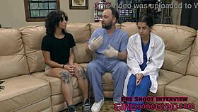 perverz lábápoló aria nicole lassan vizsgálja nicole luvas izzadt lábait a kinky vizsgálat alatt... basszus! 🦶