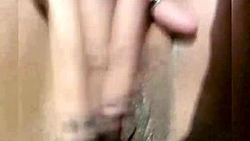 Amelie0707's delicious squirt from masturbation