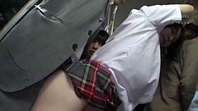 日本人ティーン18+アマチュアが野外で激しいフェラチオ、パブリックで