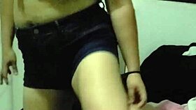 Novinha Safafa Que Sabe Provocar Com Peitos Pequenos