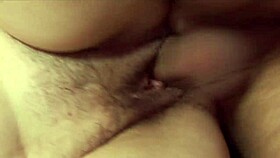 يا، جدتي بالتبني ليست فاتنة تماماً؟