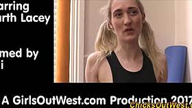 skinny buttplugged aussie amateur masturbates solo with toys 😜