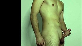 I’m obsessed with my solo webcam session, stroking myself in high quality.