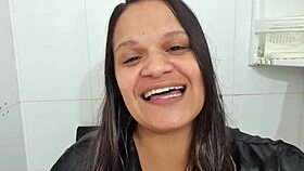 Latina amateur sends provocative WhatsApp videos