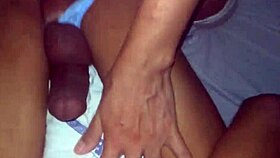 Travesti comendo o novinho.