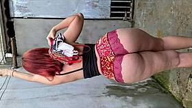 Contratei essa empregada eu não aguentei de tanto tesão ela é muito safada quis me dar.