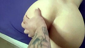 Cutie 18 tahun bintang dalam video penuh dengan blowjob panas dan adegan cumshot