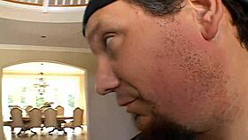 Biker woman seeks hardcore threesome