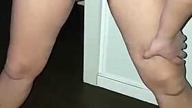 Watch this intense fingering session that leads to squirting!