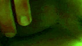 同性恋年轻18+小伙子情侣尝试第一次肛交