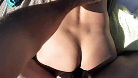 tarde en la piscina follando la mujer de mi colega sin que el esté