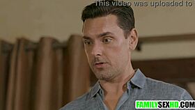 เอ่อ ลูกเลี้ยงสาวสกาวโดนพ่อเลี้ยงและพี่เลี้ยงแม่ง