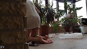 amateur flashing skirt upskirt trim