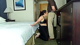 โอ๊ย เมียผมดูดผู้จัดการโรงแรม... เดินกลับมาเปียกน้ำเงี่ยนหลังจากนั้น ล้อล! 😳