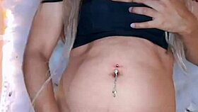 Hermosa Travesti Tocando La Polla