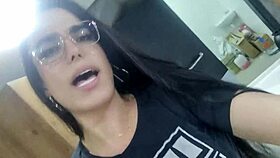 Apertura nueva gasolinera: ¿Follé duro al guardia de seguridad?