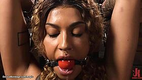 I can’t get over this ebony with clamped nipples machine fucked hard