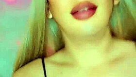 Hermosa Travesti Tocando La Polla