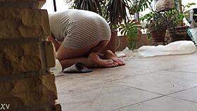 amateur flashing skirt upskirt trim