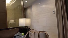 哟，这个调皮日本美女在无码行动中狂野，好热！🔥