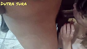 Fui na tapeçaria com minha vó arrumar sofá e o tapeceiro aceitou minha buceta como pagamento.