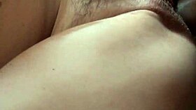 Raaka MMF homo toiminta lähikuva retro tyylillä!