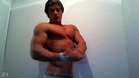 Jeff Seid HD flexing his muscular bodybuilder physique
