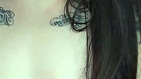 Girl masturbates for boyfriend on call!