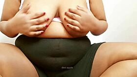 Indian Teen Girl Shows Her Boobs