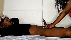 eu estava cheia de tesão então não aguentei e acordei o black pra me comer gostoso - casal black rj ofc